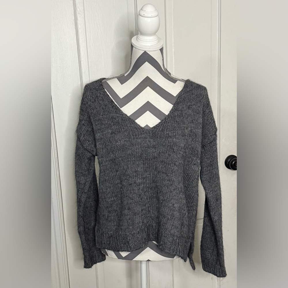 Brandy Melville Sweater Women’s High-low Knit Gray One Size